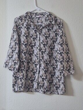 Women's Geometric Print Button-Down Shirt - Beige & Black